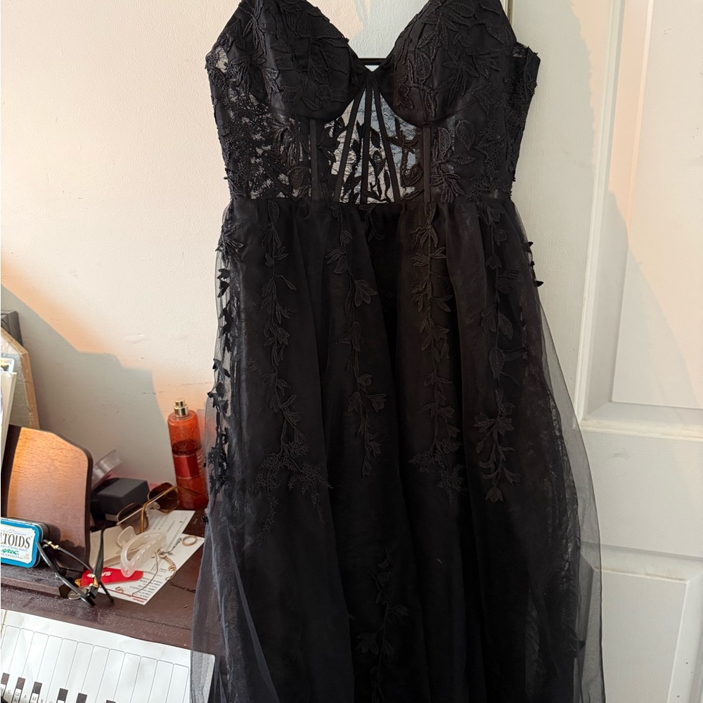 Elegant Black Lace Dress